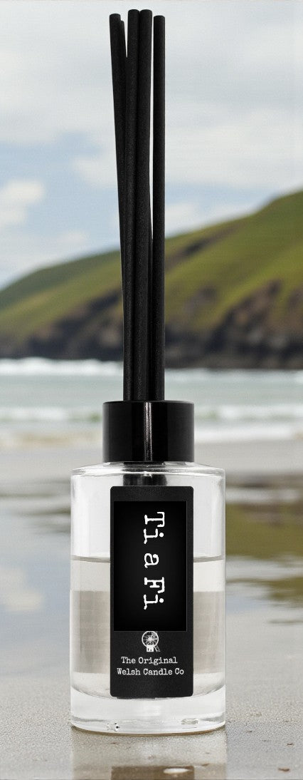 Ti a Fi reed diffuser scented with Attar Oud