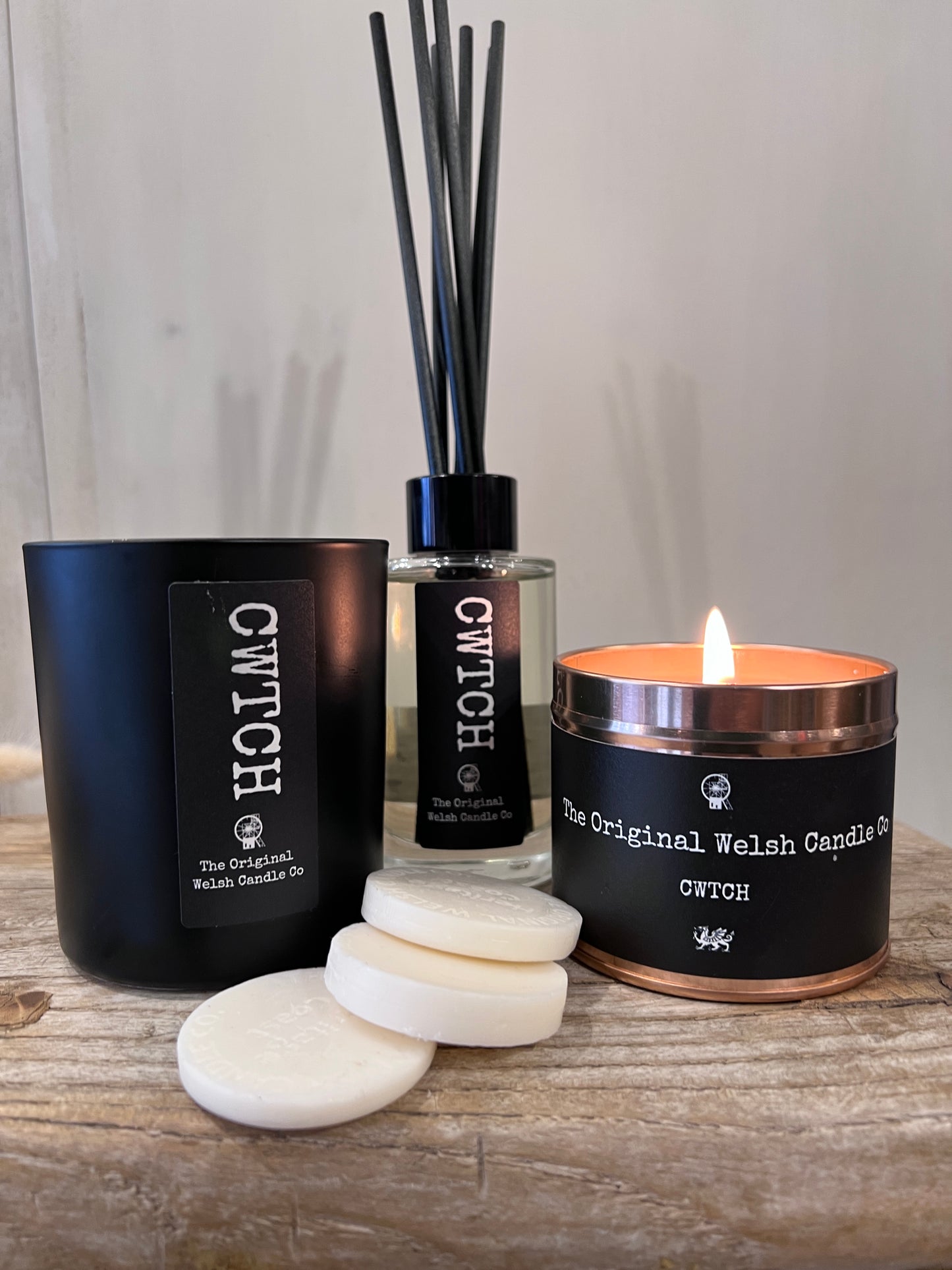 Cwtch Luxury Welsh Candle Gift Set - Rose & Oud